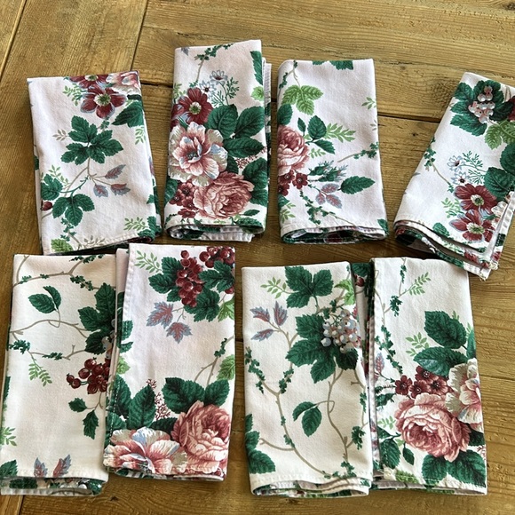 Set of 8 Lavender Napkins w Floral & Berries Print - Picture 6 of 13